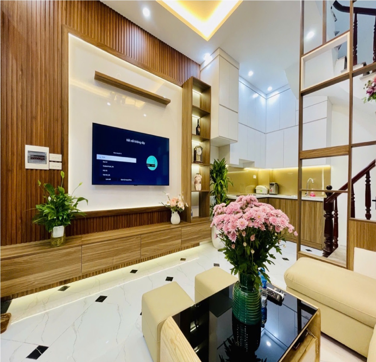 Hoàng Mai DT 35m 5T, Ô tô đỗ cửa tiện ích hồ Đền Lừ, Louis City